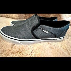 Like New SIZE 11 Womens Asher Slip On Vans
